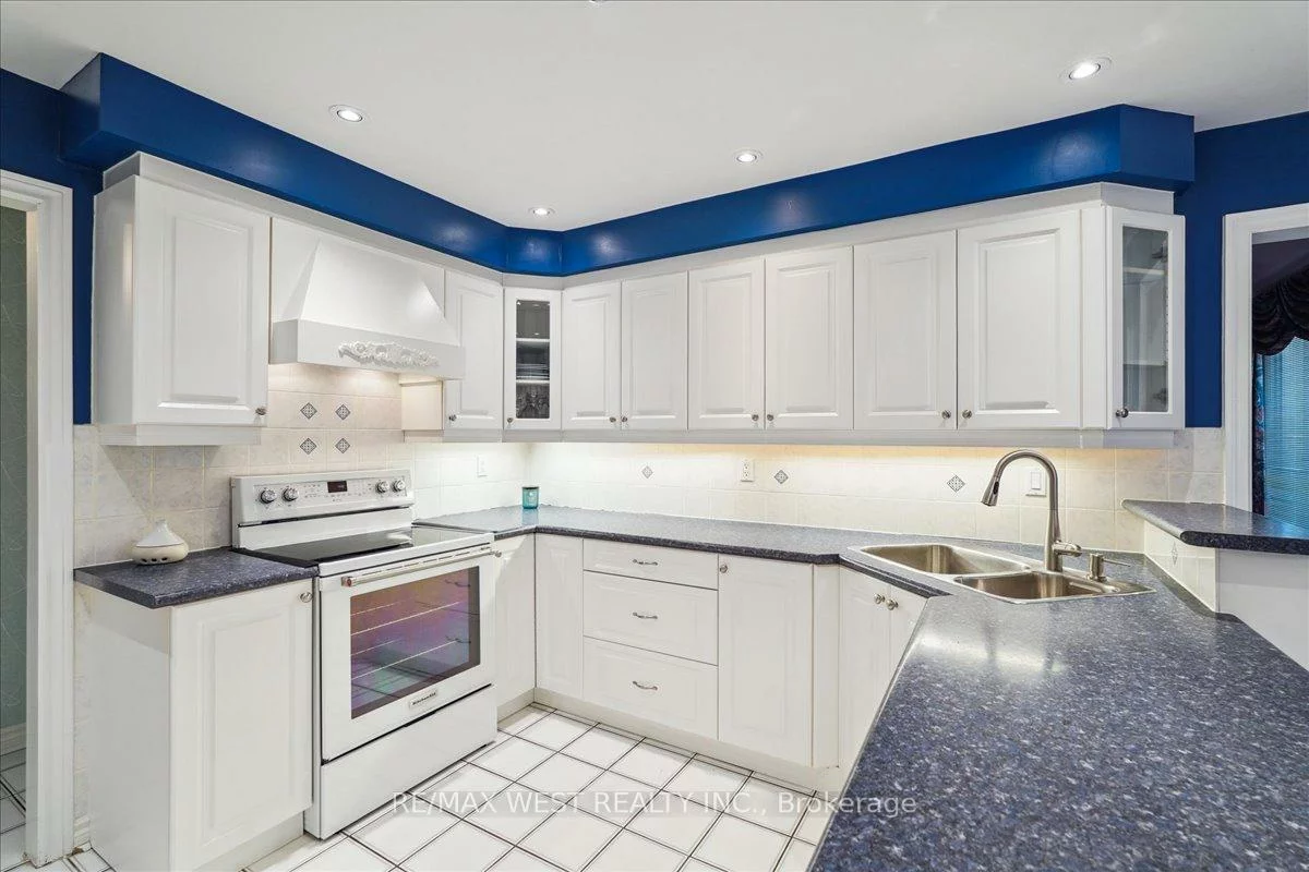 32, Delancey, Markville, Markham