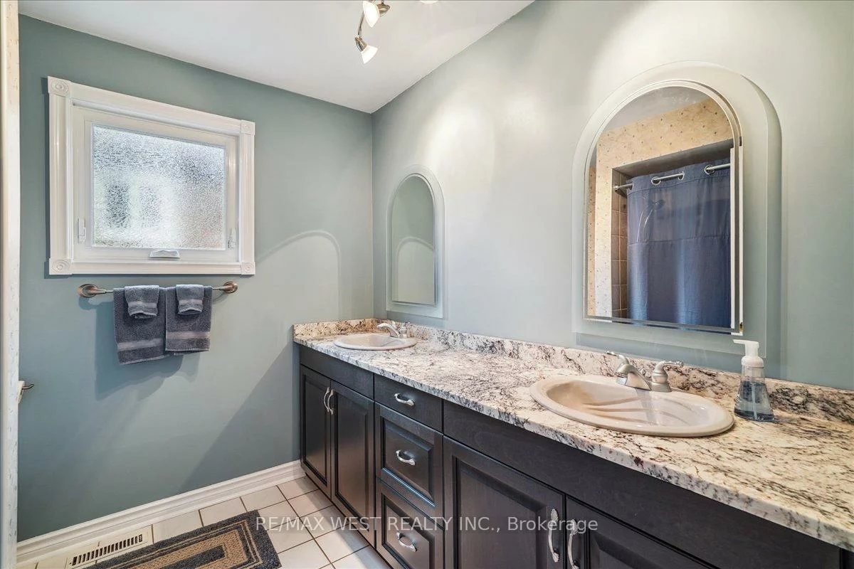 32, Delancey, Markville, Markham