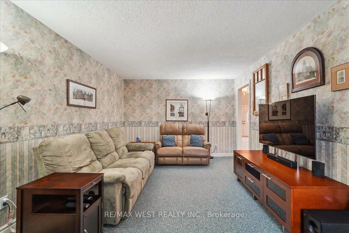 32, Delancey, Markville, Markham