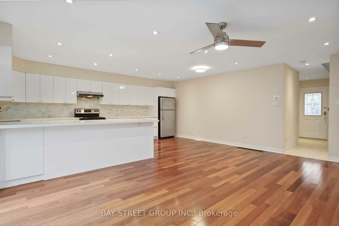 25, Maple Ridge, Greensborough, Markham