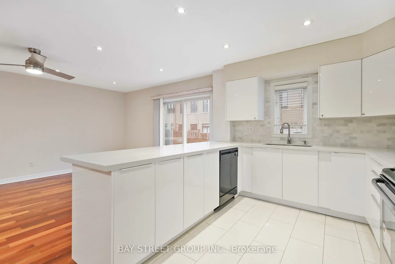 25, Maple Ridge, Greensborough, Markham