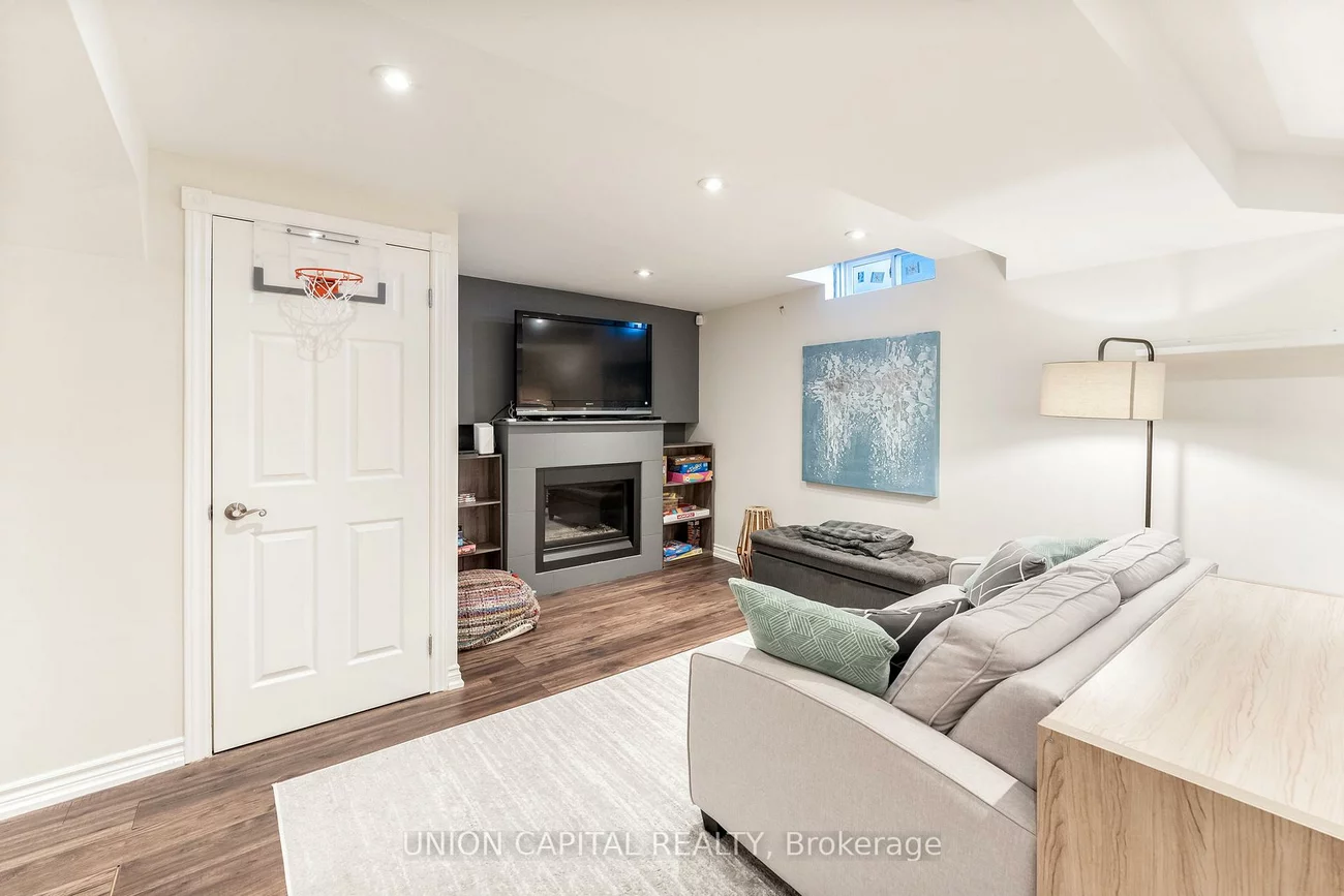 64, Lilac, Aileen-Willowbrook, Markham