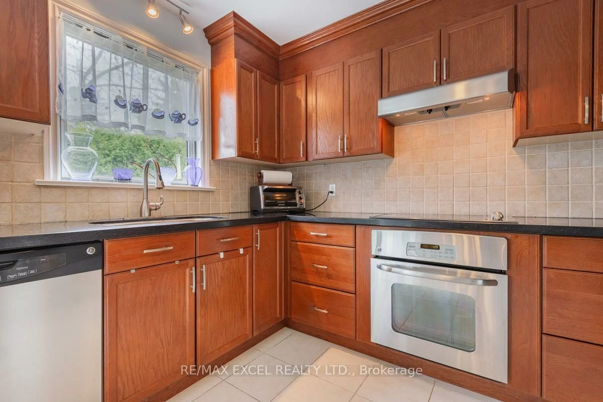 8, Boyd, Victoria Square, Markham