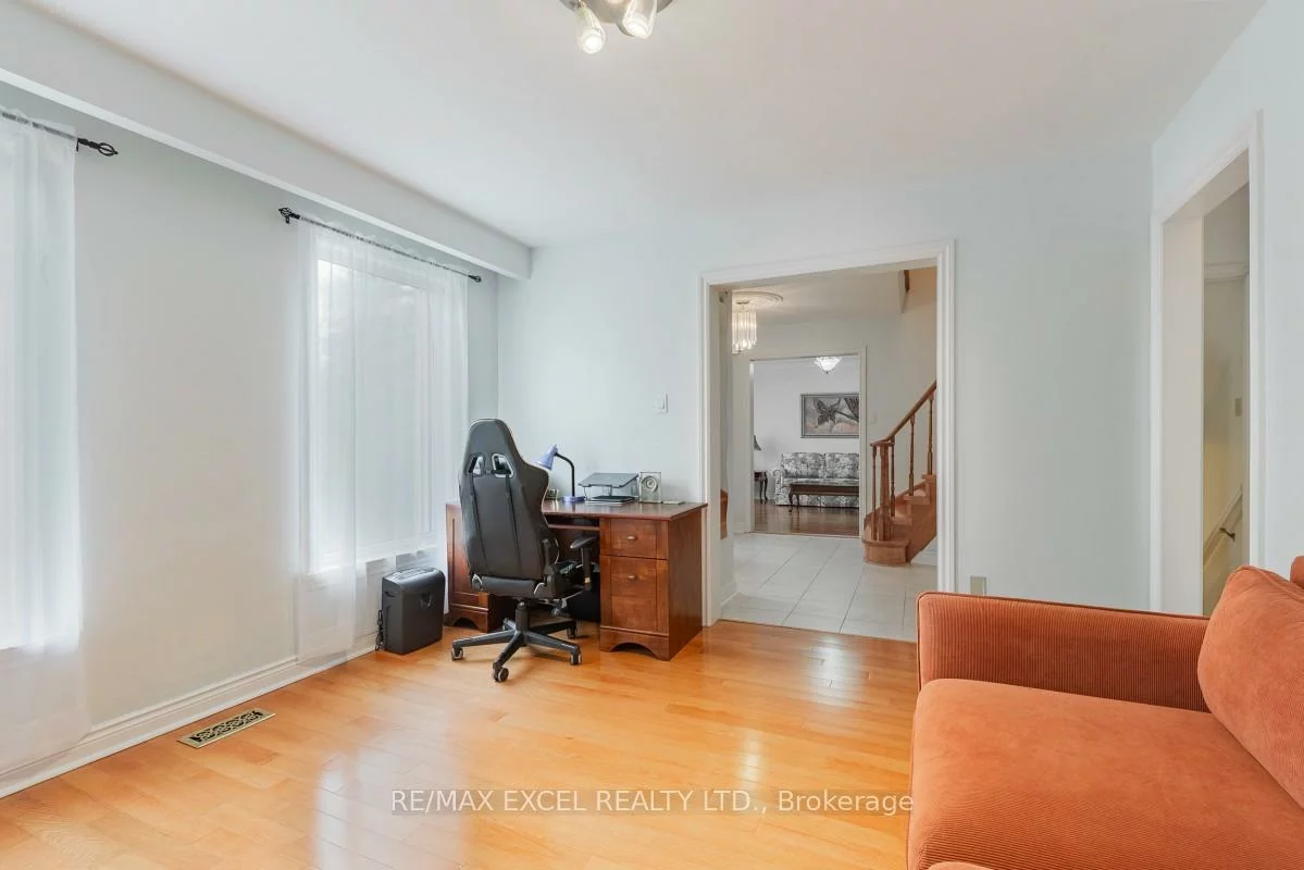 8, Boyd, Victoria Square, Markham