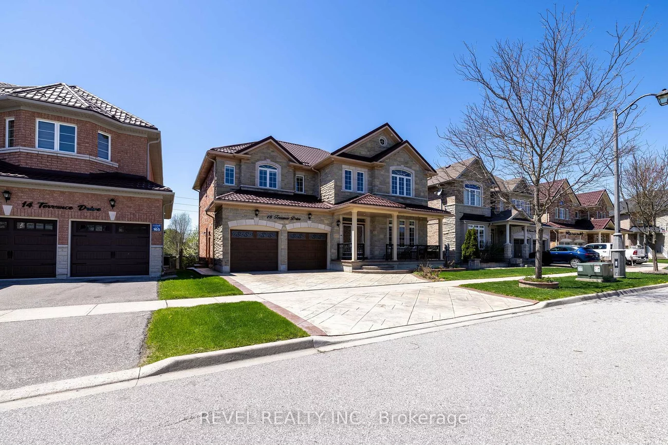 16, Terrance, Box Grove, Markham
