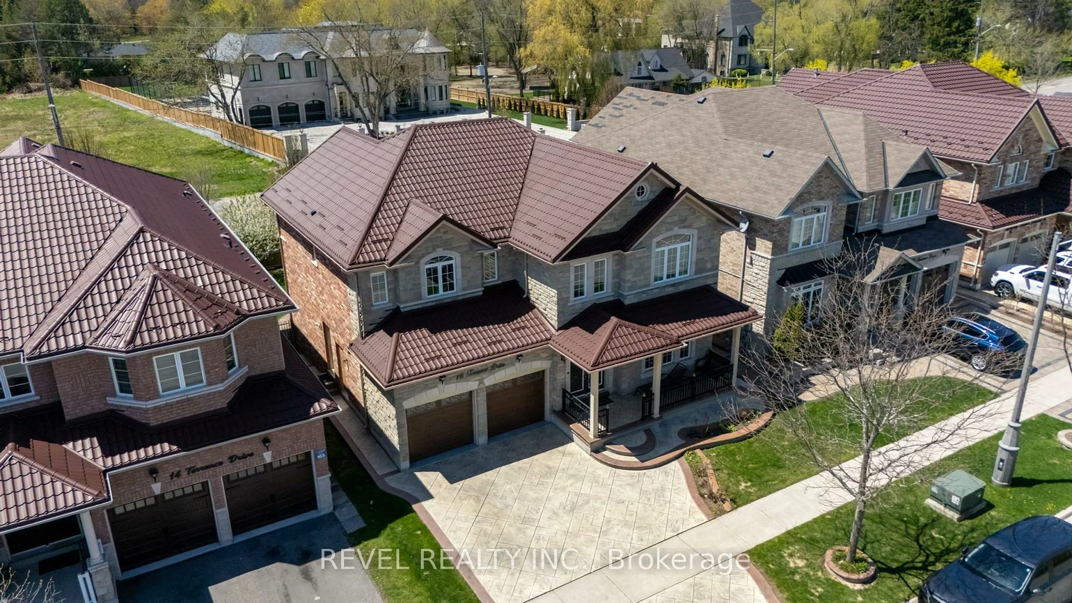 16, Terrance, Box Grove, Markham