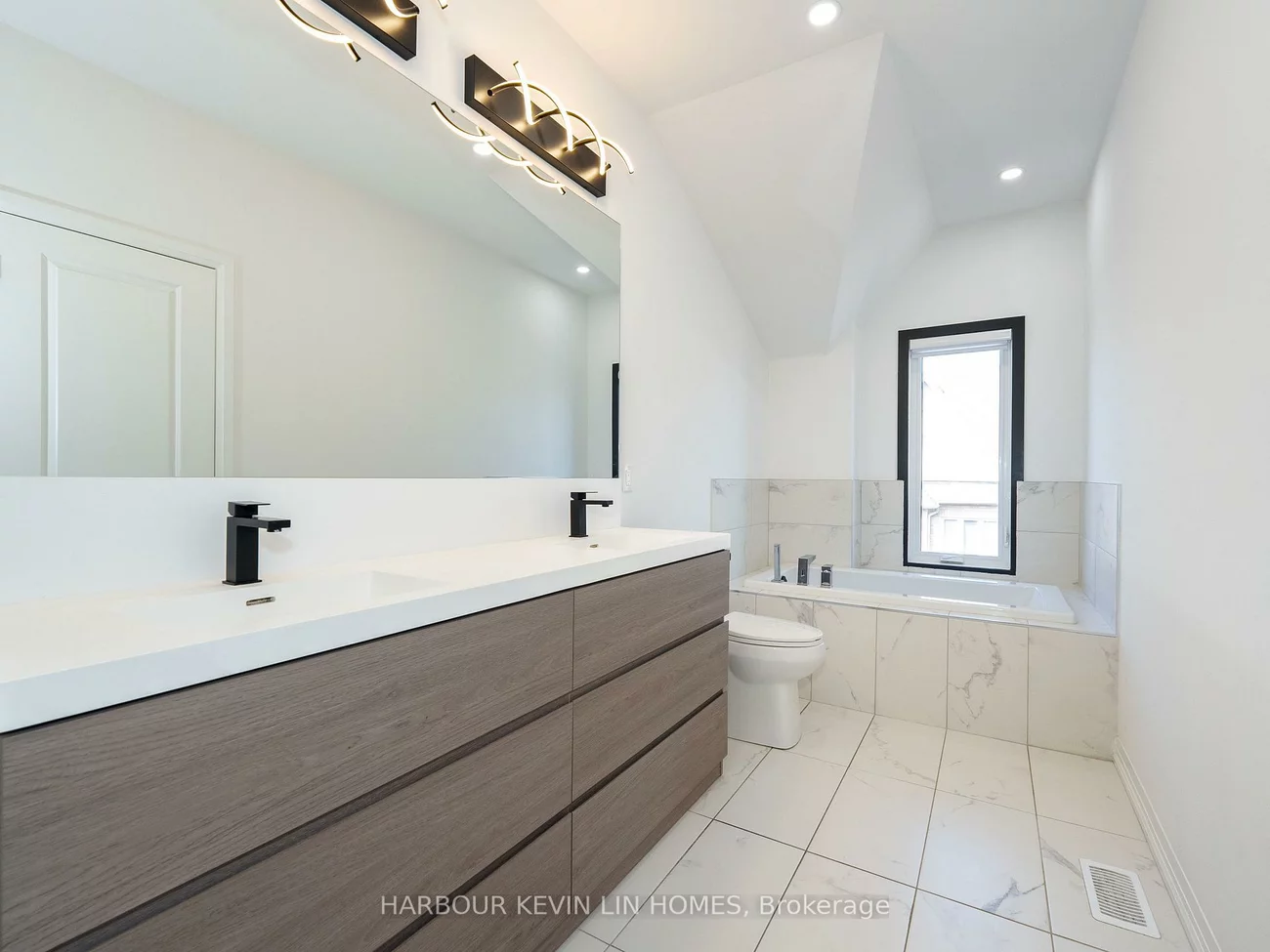 9080, Woodbine, Buttonville, Markham