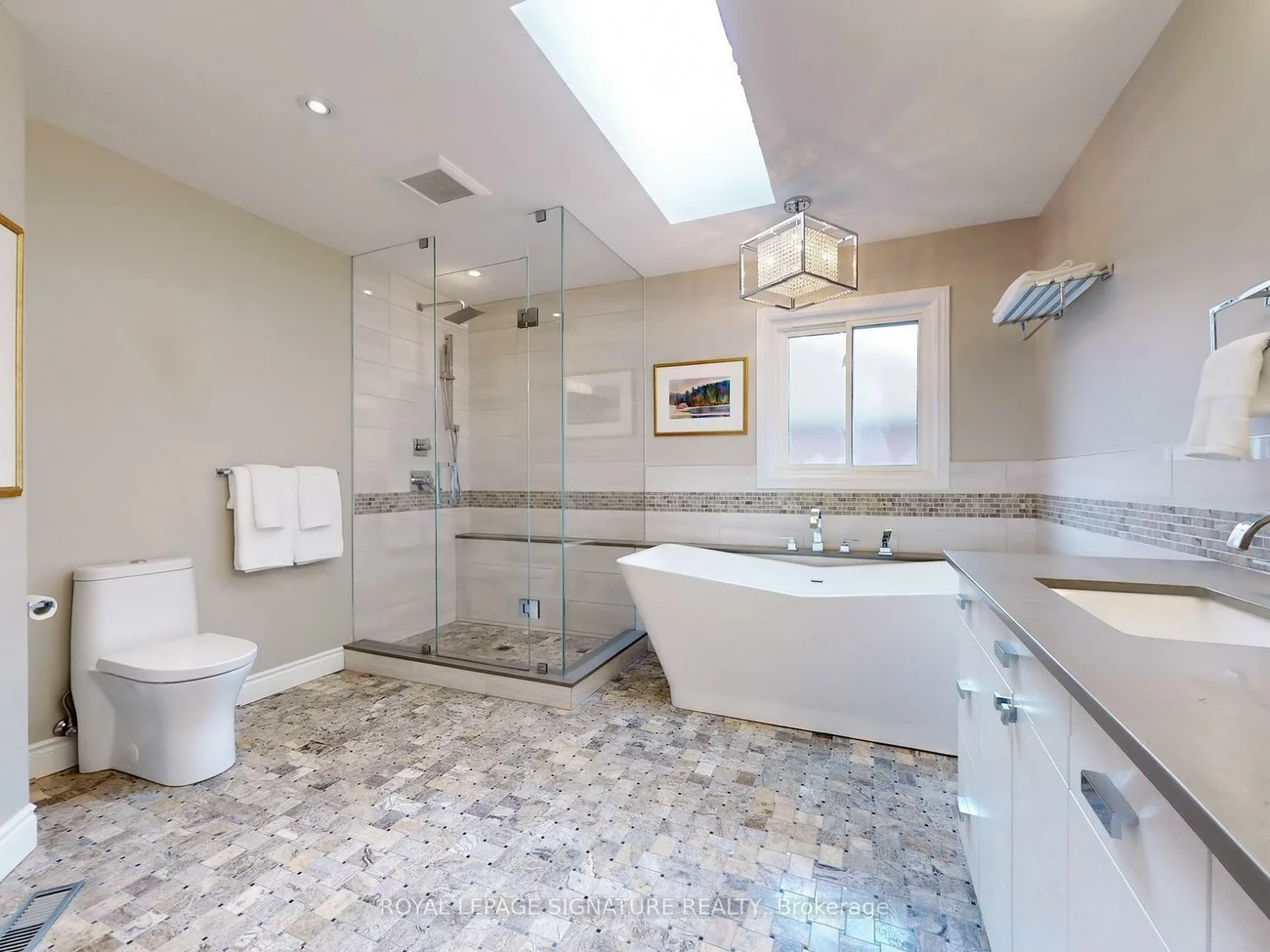 18, Prince Edward, Thornlea, Markham