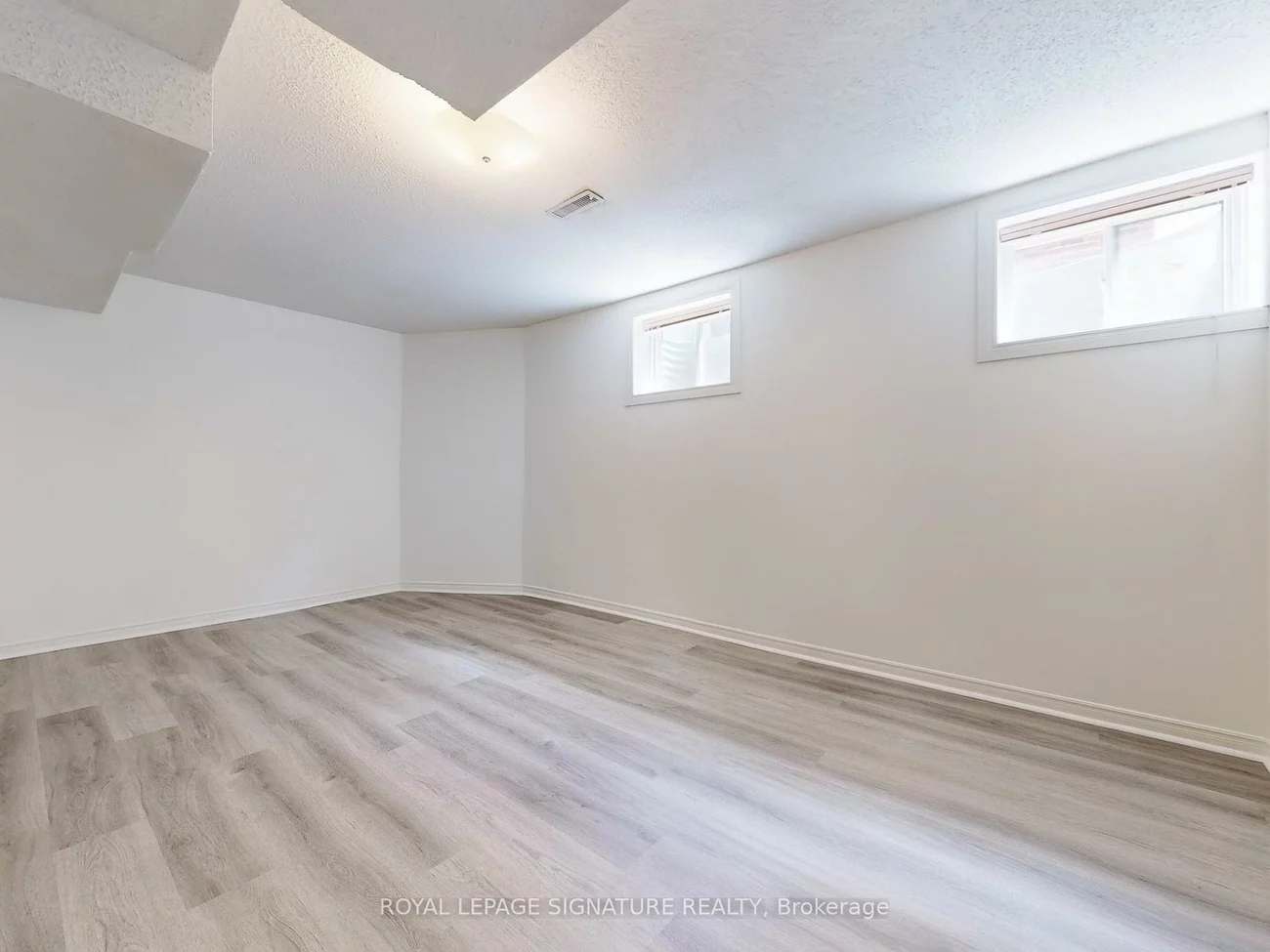 18, Prince Edward, Thornlea, Markham
