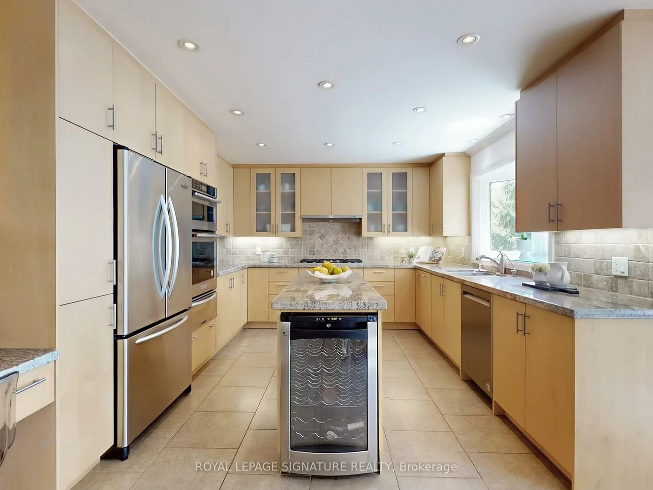 18, Prince Edward, Thornlea, Markham