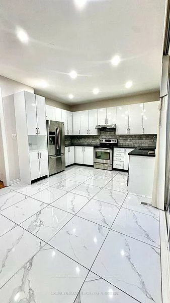 19, Collingham, Box Grove, Markham
