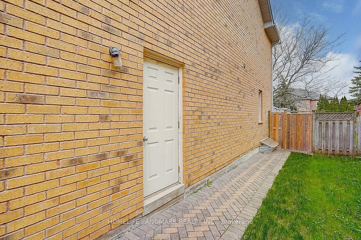 74, Webber, Unionville, Markham