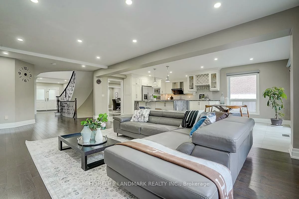 74, Webber, Unionville, Markham