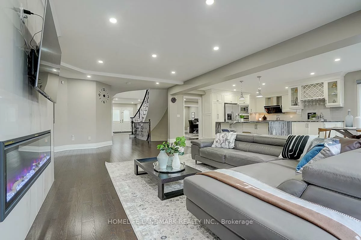 74, Webber, Unionville, Markham