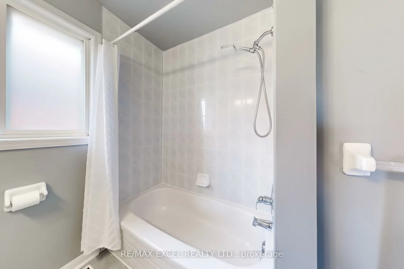 318, Country Glen, Cornell, Markham