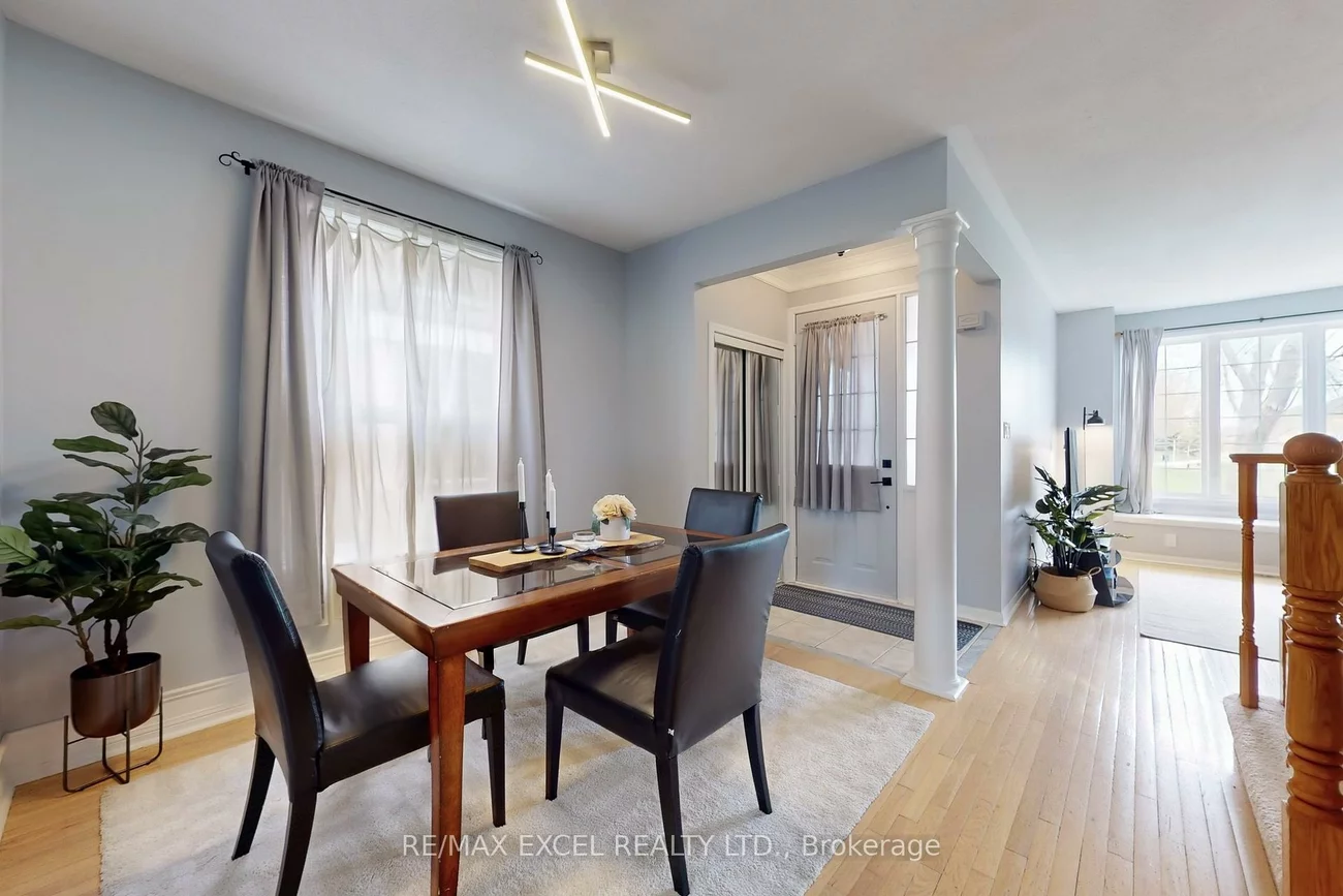318, Country Glen, Cornell, Markham