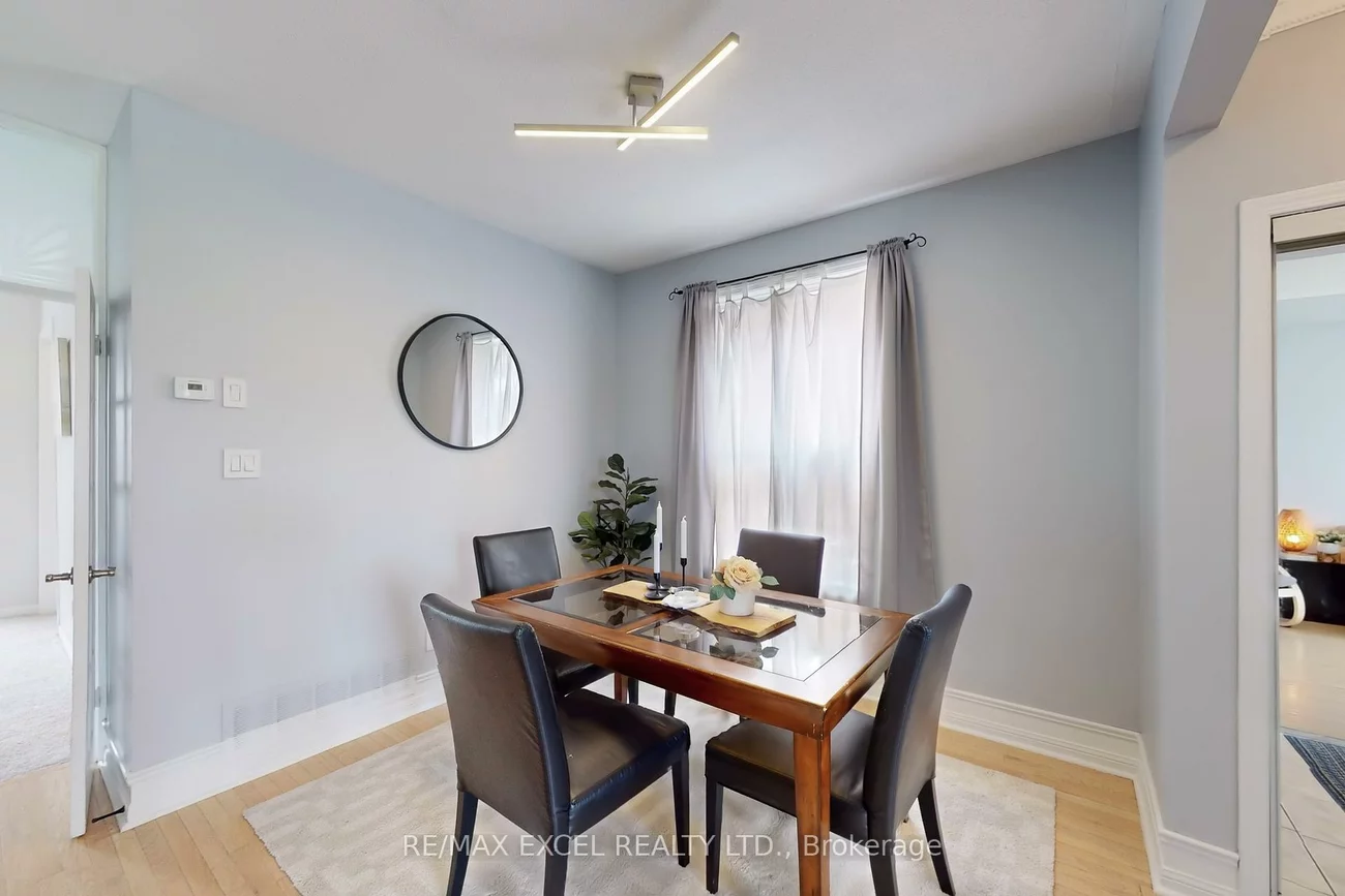 318, Country Glen, Cornell, Markham