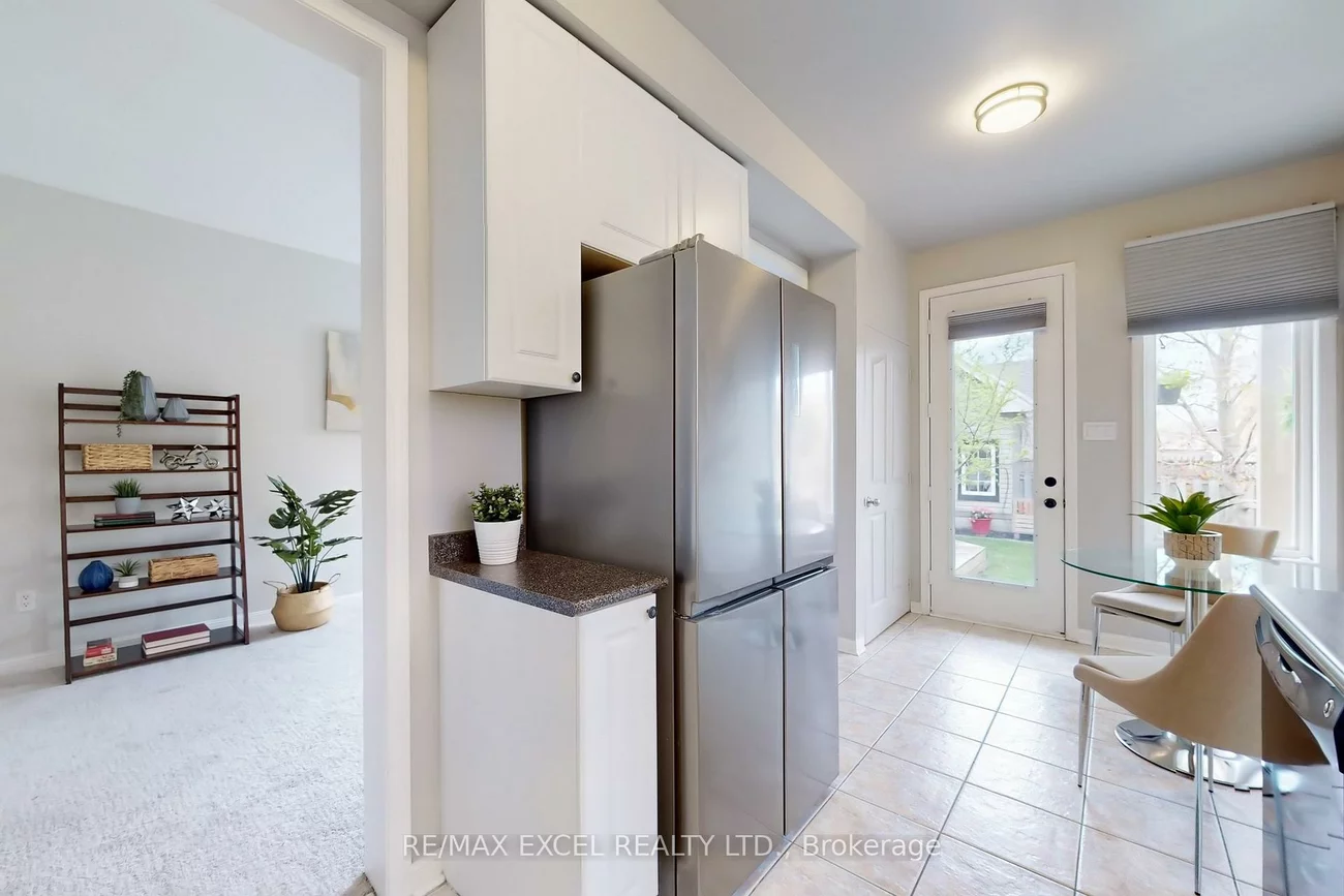 318, Country Glen, Cornell, Markham