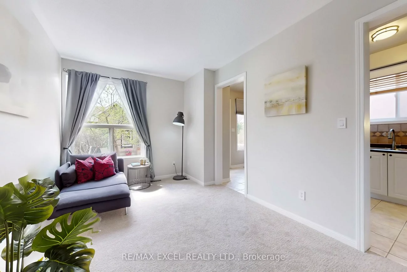 318, Country Glen, Cornell, Markham