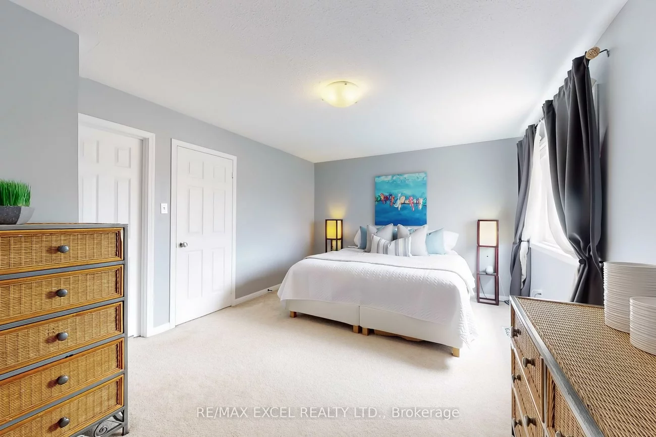 318, Country Glen, Cornell, Markham