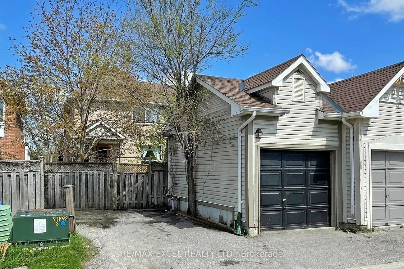 318, Country Glen, Cornell, Markham