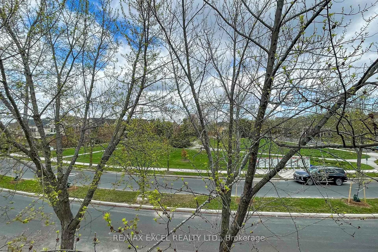318, Country Glen, Cornell, Markham