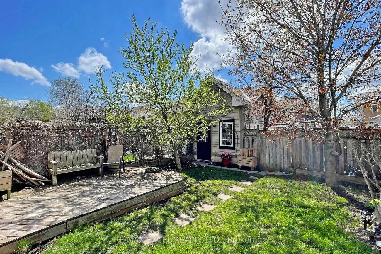 318, Country Glen, Cornell, Markham