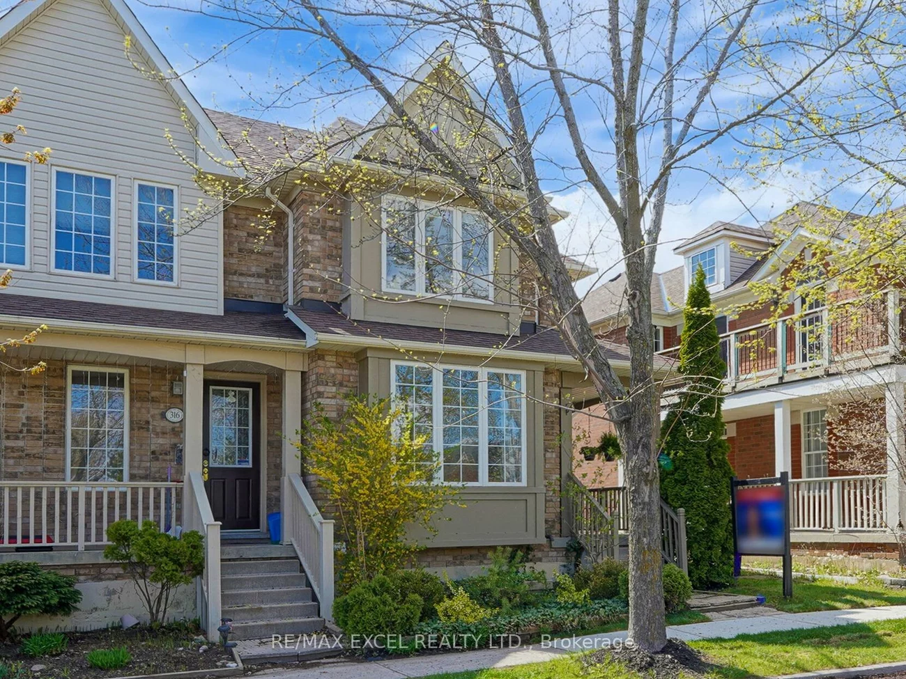 318, Country Glen, Cornell, Markham