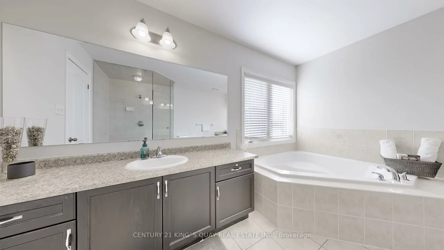 22, Maybreeze, Greensborough, Markham