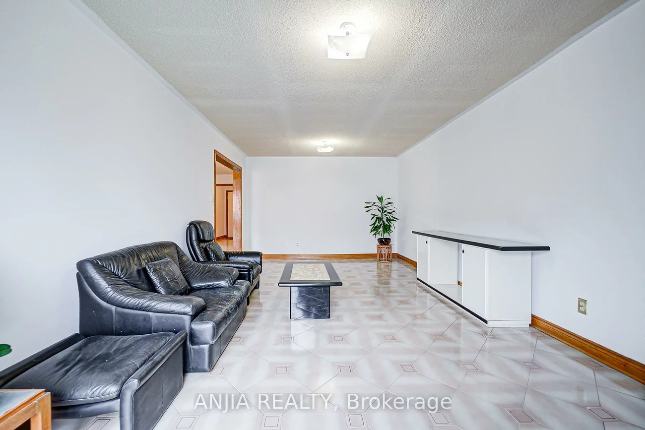 32, Brackin, Milliken Mills East, Markham