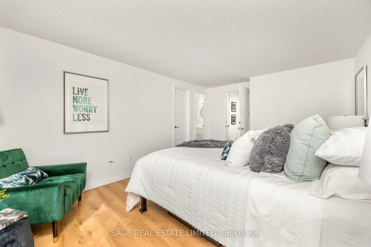 9, Reginald, Markham Village, Markham