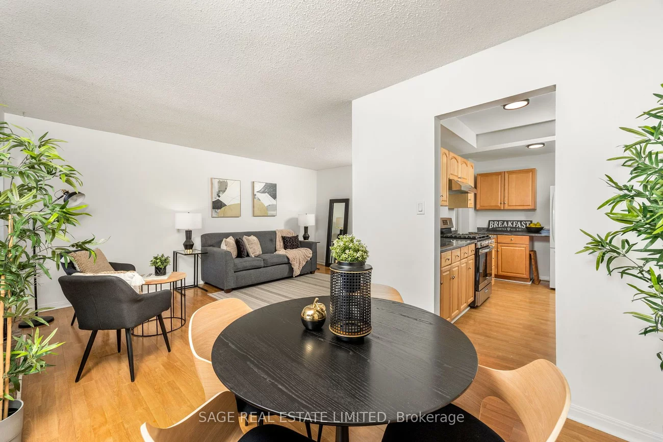 9, Reginald, Markham Village, Markham