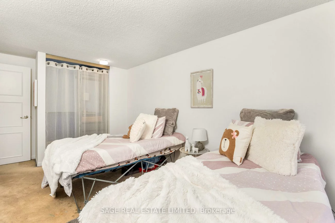 9, Reginald, Markham Village, Markham
