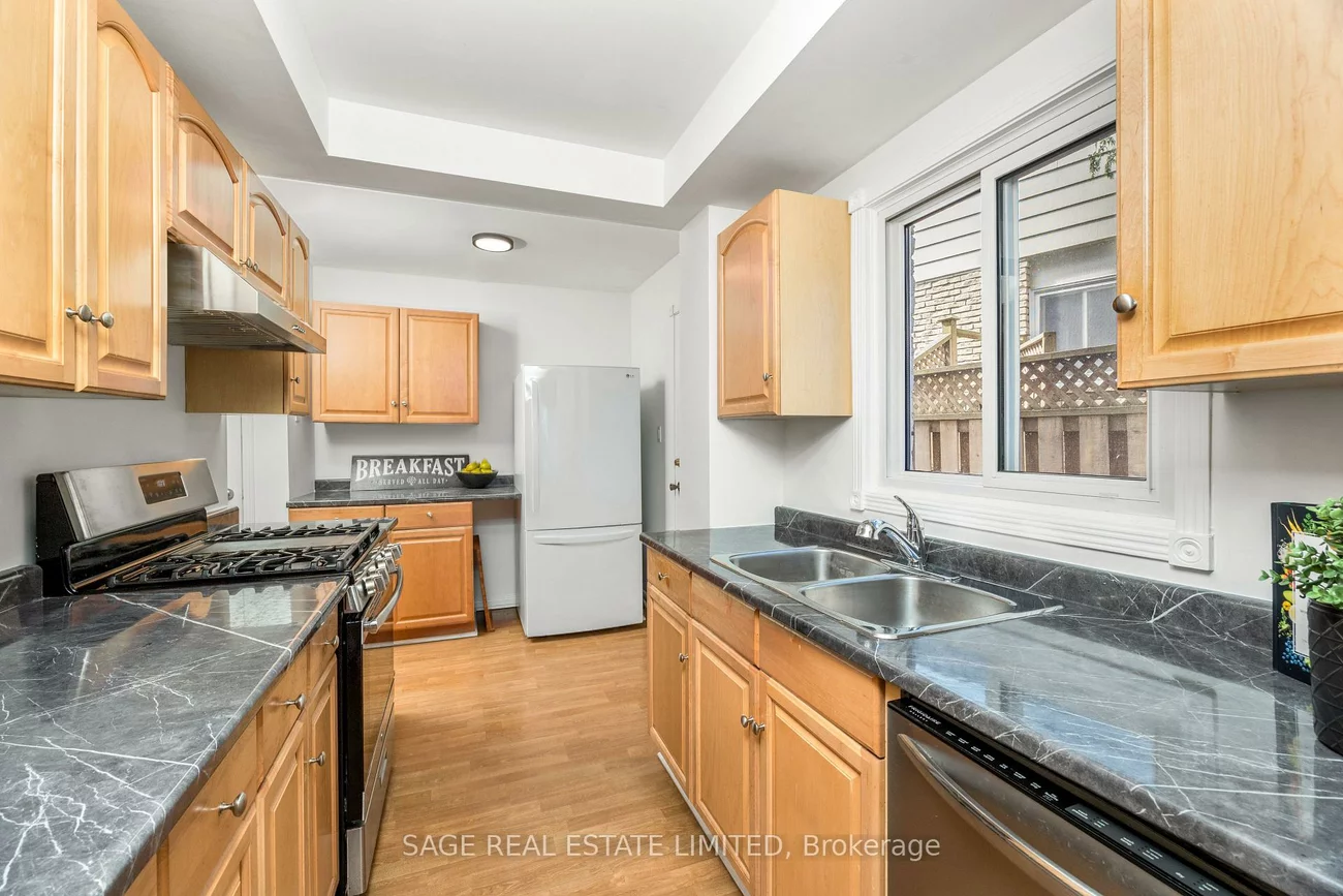 9, Reginald, Markham Village, Markham