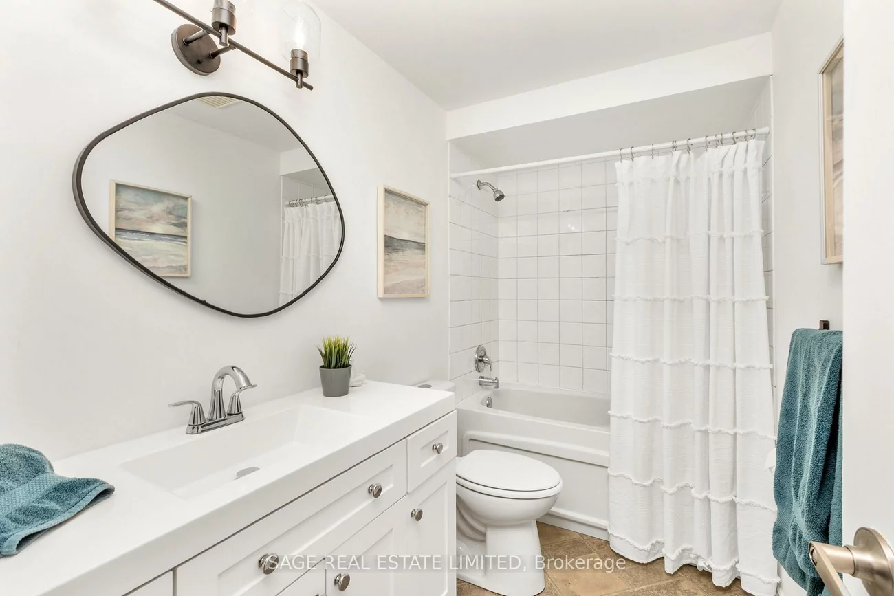 9, Reginald, Markham Village, Markham
