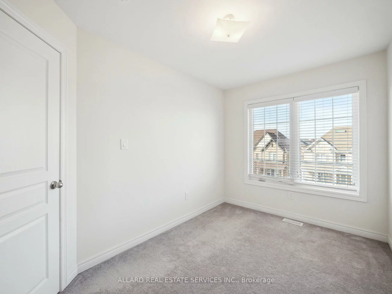 545, Cornell Centre, Cornell, Markham