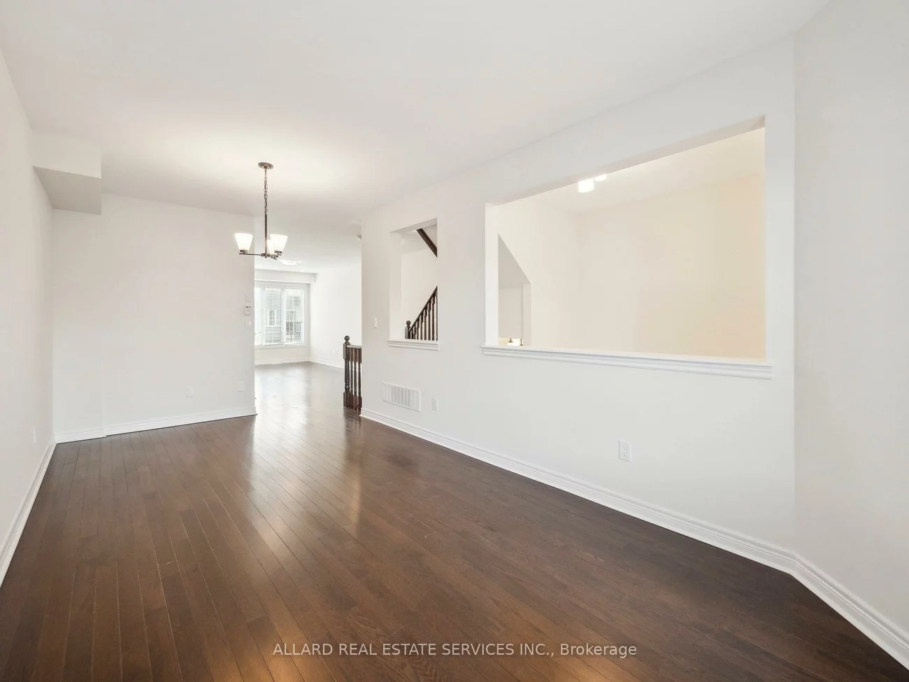 545, Cornell Centre, Cornell, Markham