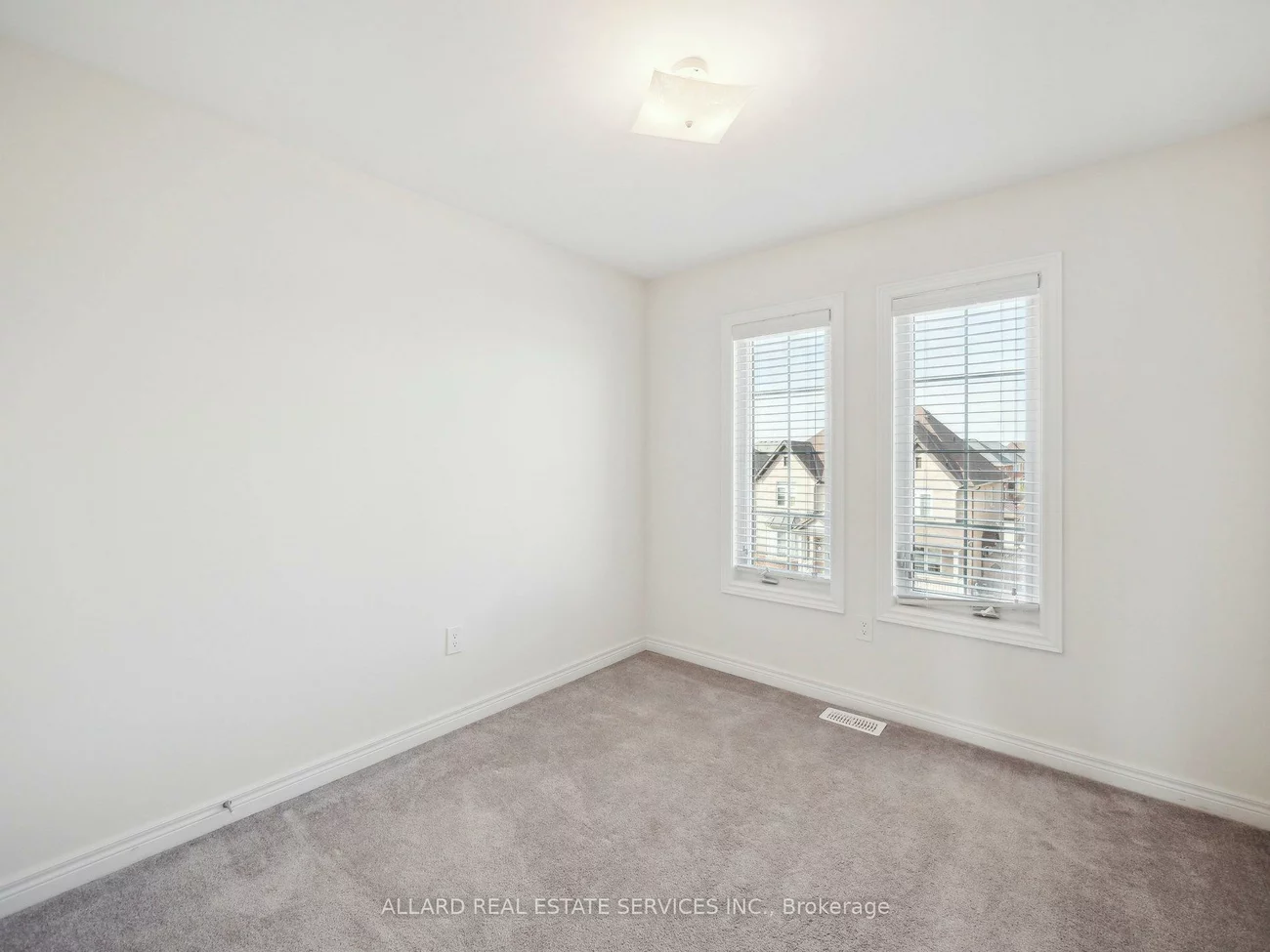 545, Cornell Centre, Cornell, Markham