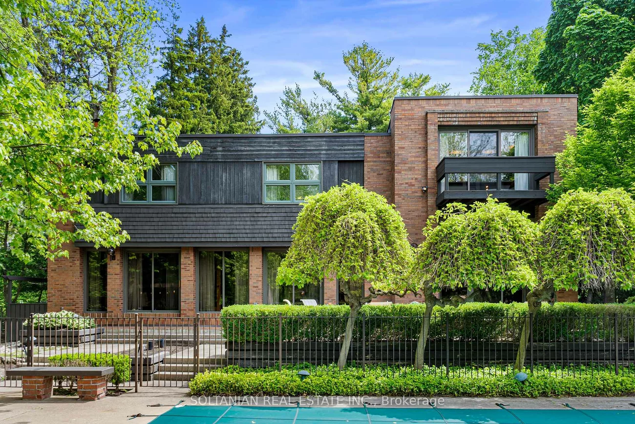 18, Old English, Bayview Glen, Markham