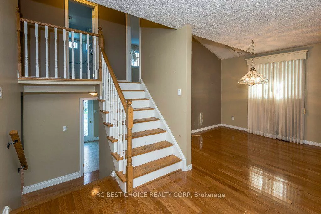 11, Emily Carr, Unionville, Markham