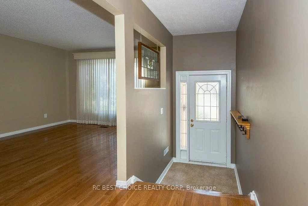 11, Emily Carr, Unionville, Markham