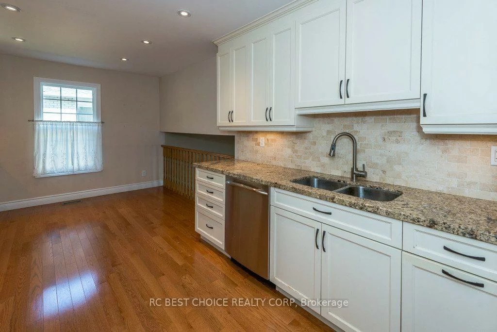 11, Emily Carr, Unionville, Markham