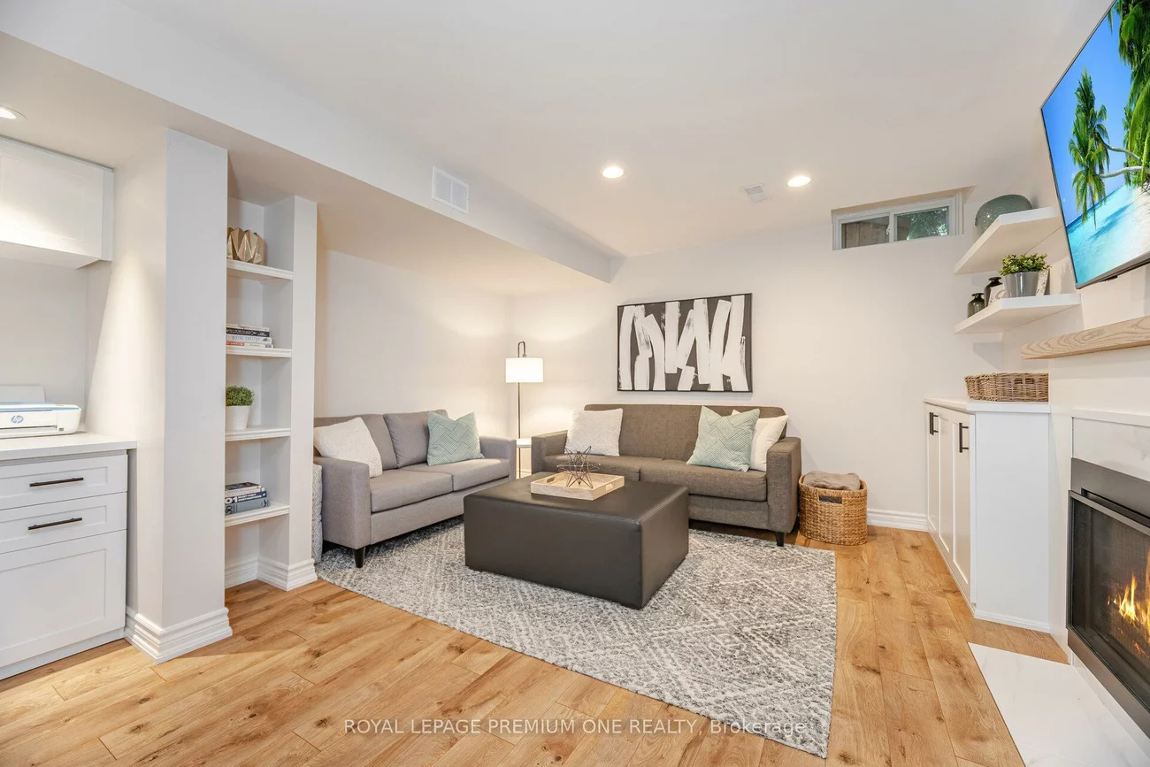 79, Bishop, Markham Village, Markham