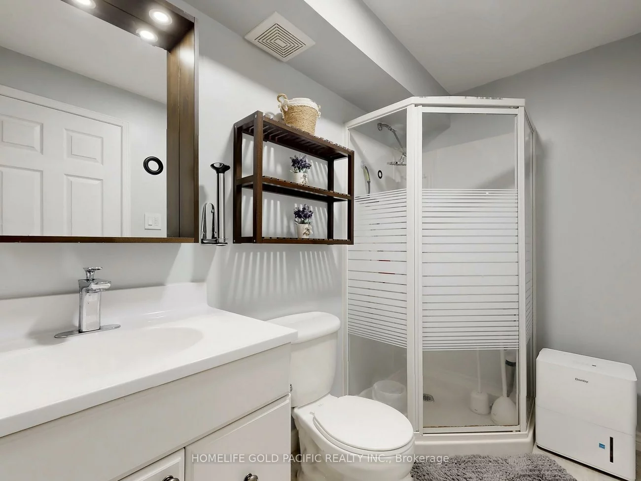21, Queen's Plate, Angus Glen, Markham