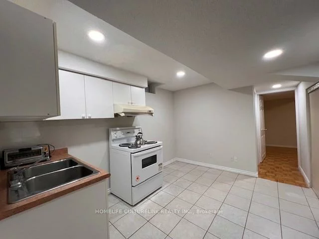 49, Beechgrove, Milliken Mills West, Markham
