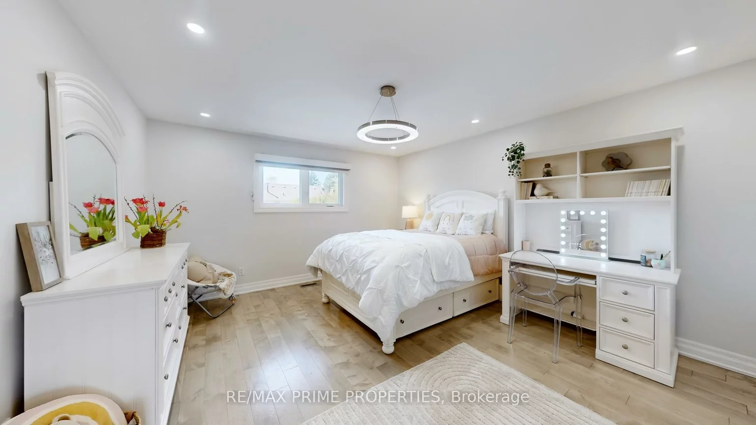 63, Reeve, Markham Village, Markham