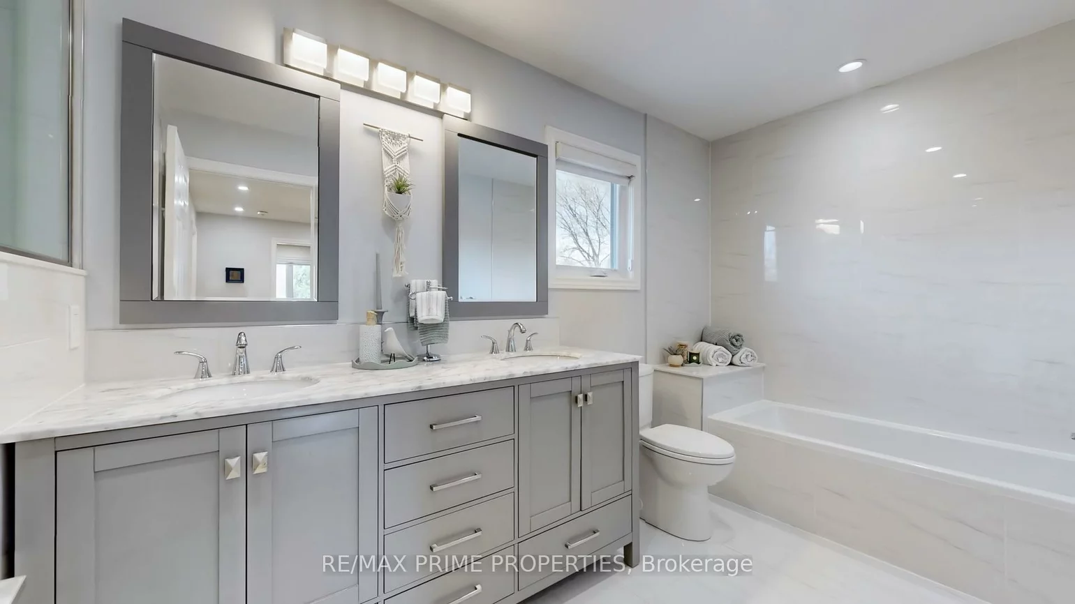 63, Reeve, Markham Village, Markham