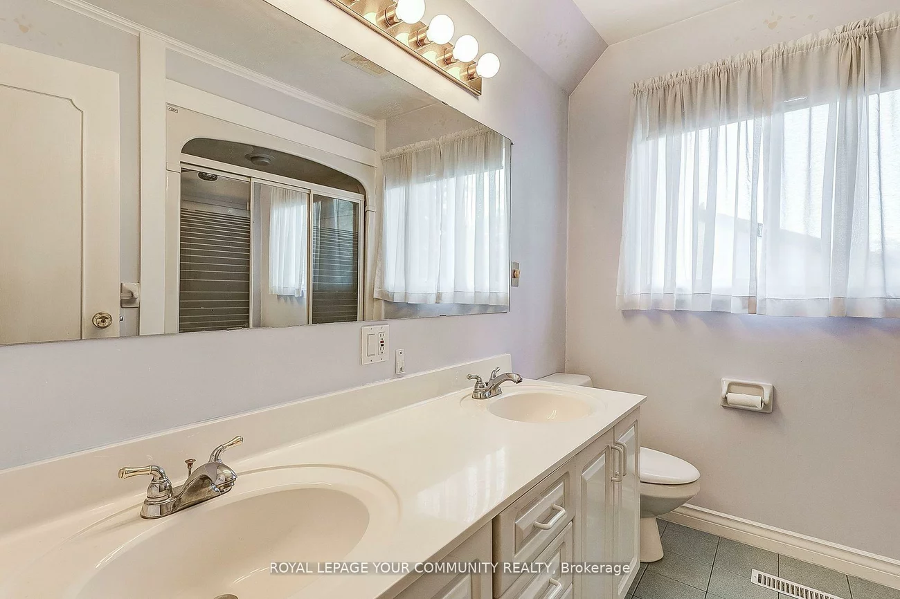 25, Alcaine, Thornhill, Markham