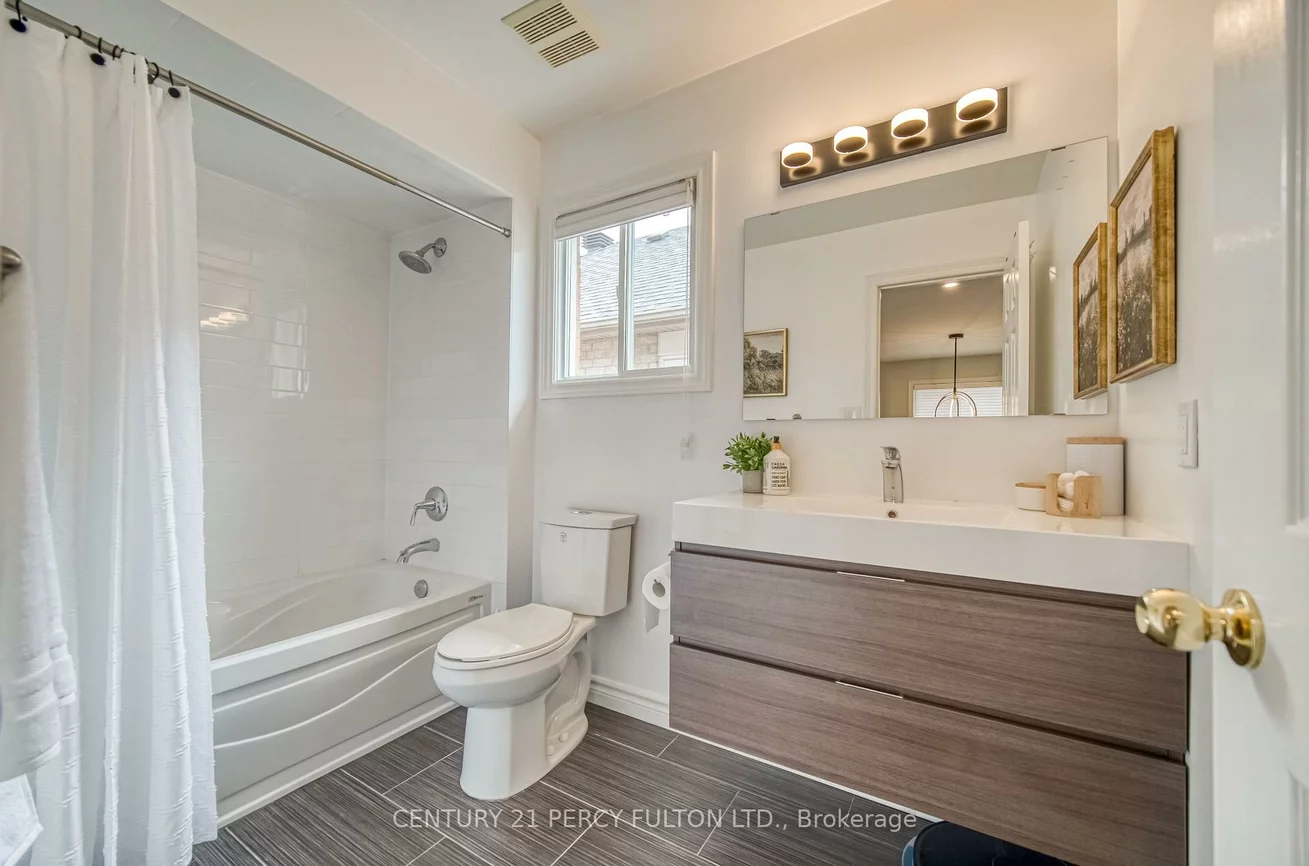 69, Ray, Village Green-South Unionville, Markham