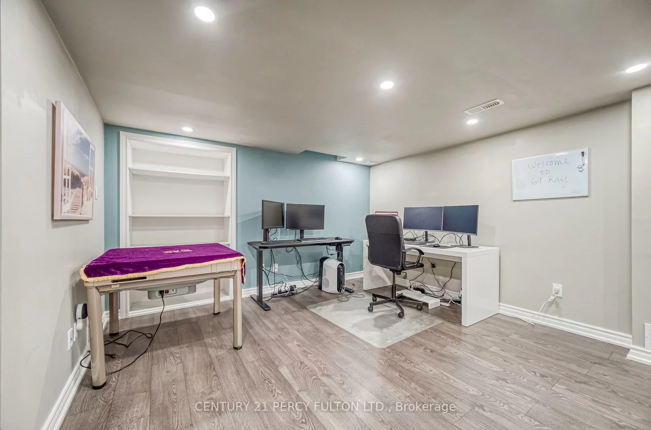 69, Ray, Village Green-South Unionville, Markham